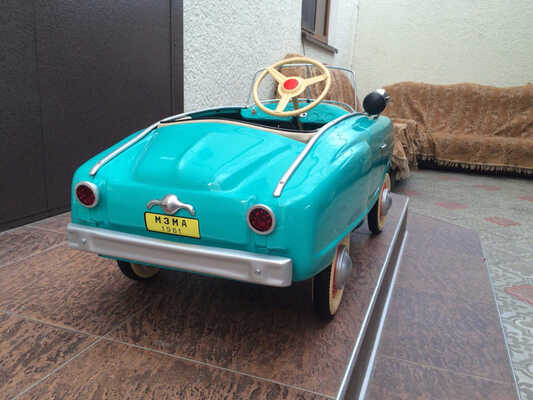 Педальный "Москвич", 1-я серия
 